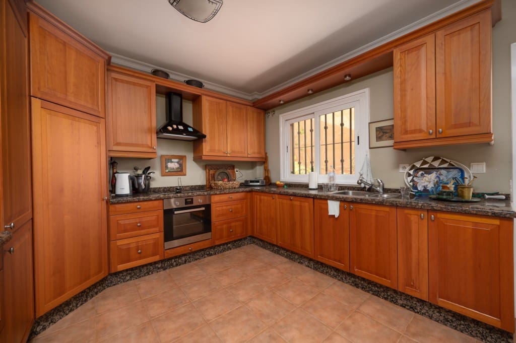 3 sovrum Hus till salu i Torre del Mar med pool garage - 540 000 € (Ref: 9204382)