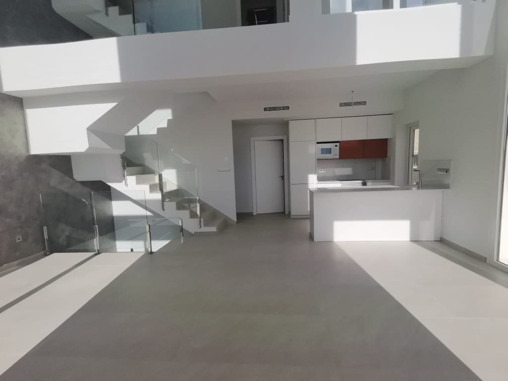 3 makuuhuone Huvila myytävänä paikassa Ciudad Quesada mukana uima-altaan - 579 000 € (Ref: 9204386)