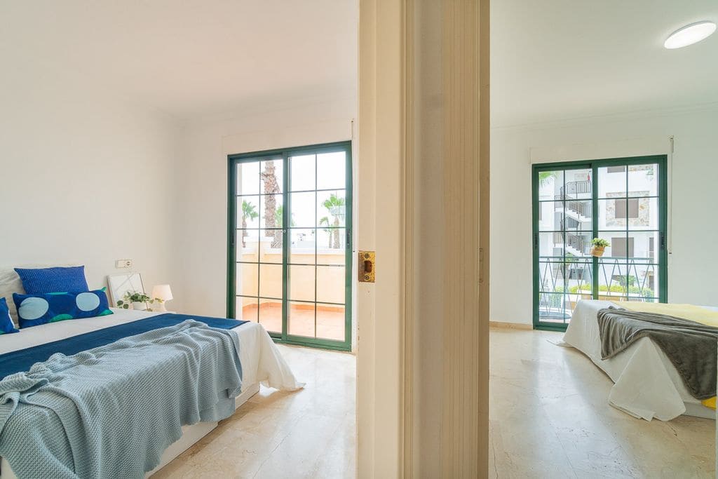 3 quarto Moradia para venda em Villamartin com piscina - 379 000 € (Ref: 9204387)