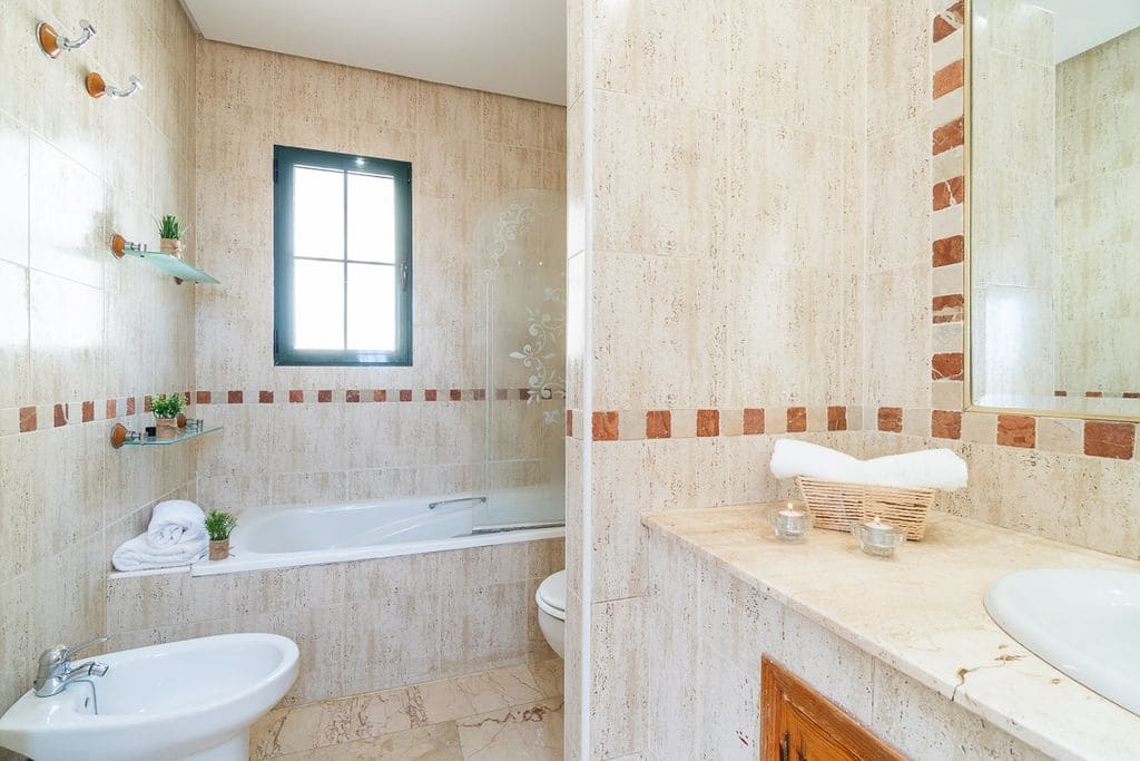 3 quarto Moradia para venda em Villamartin com piscina - 379 000 € (Ref: 9204387)