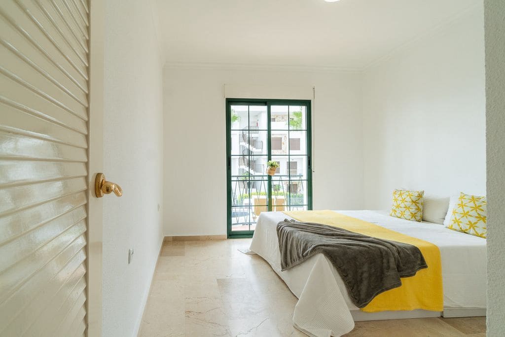 3 quarto Moradia para venda em Villamartin com piscina - 379 000 € (Ref: 9204387)