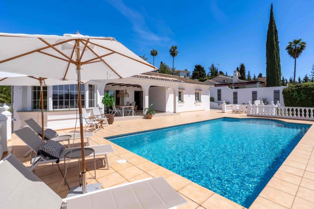 3 soveværelse Villa til salg i Mijas Costa med swimmingpool - € 1.095.000 (Ref: 9204388)