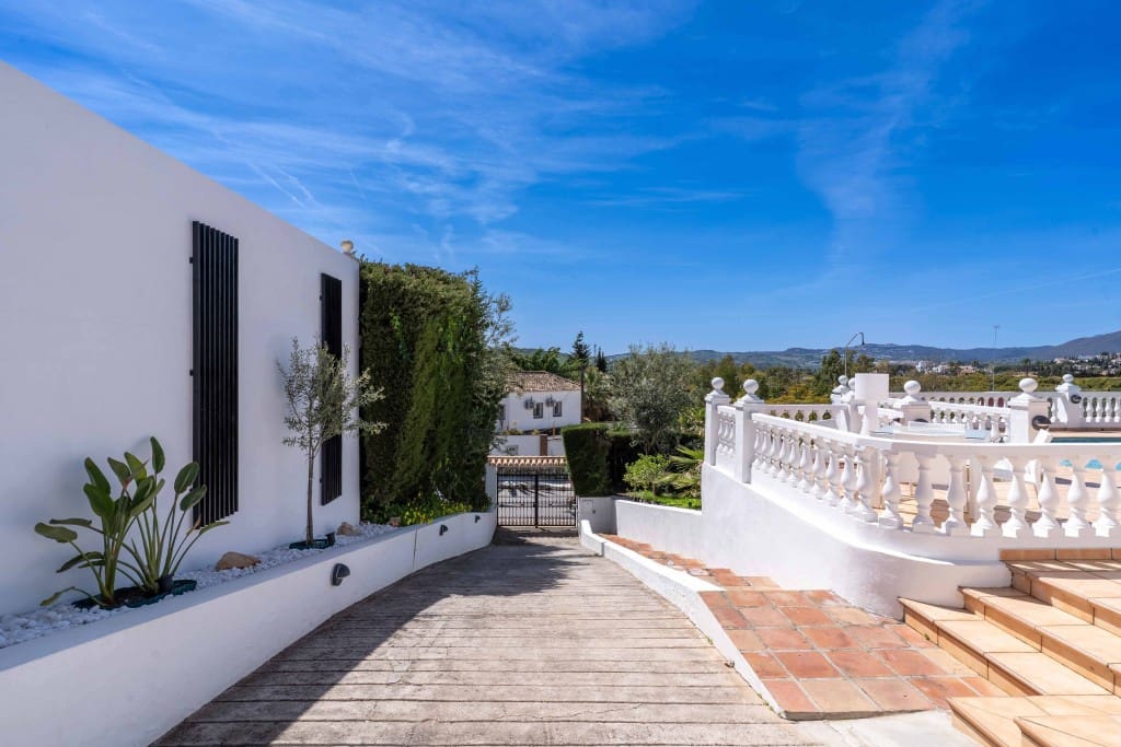 3 soveværelse Villa til salg i Mijas Costa med swimmingpool - € 1.095.000 (Ref: 9204388)