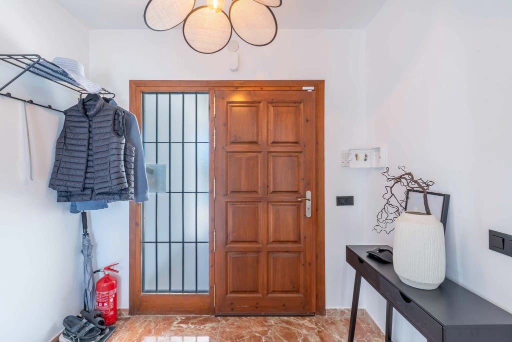 3 soveværelse Villa til salg i Mijas Costa med swimmingpool - € 1.095.000 (Ref: 9204388)