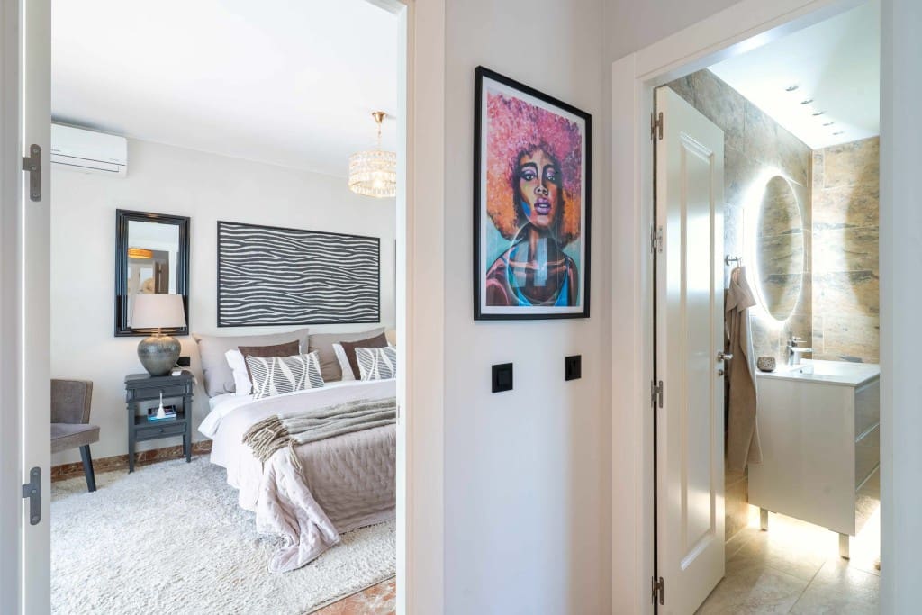 3 soveværelse Villa til salg i Mijas Costa med swimmingpool - € 1.095.000 (Ref: 9204388)