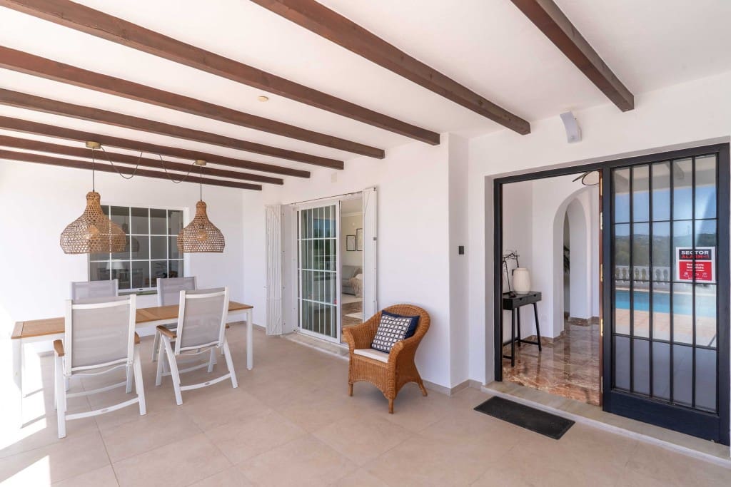 3 soveværelse Villa til salg i Mijas Costa med swimmingpool - € 1.095.000 (Ref: 9204388)