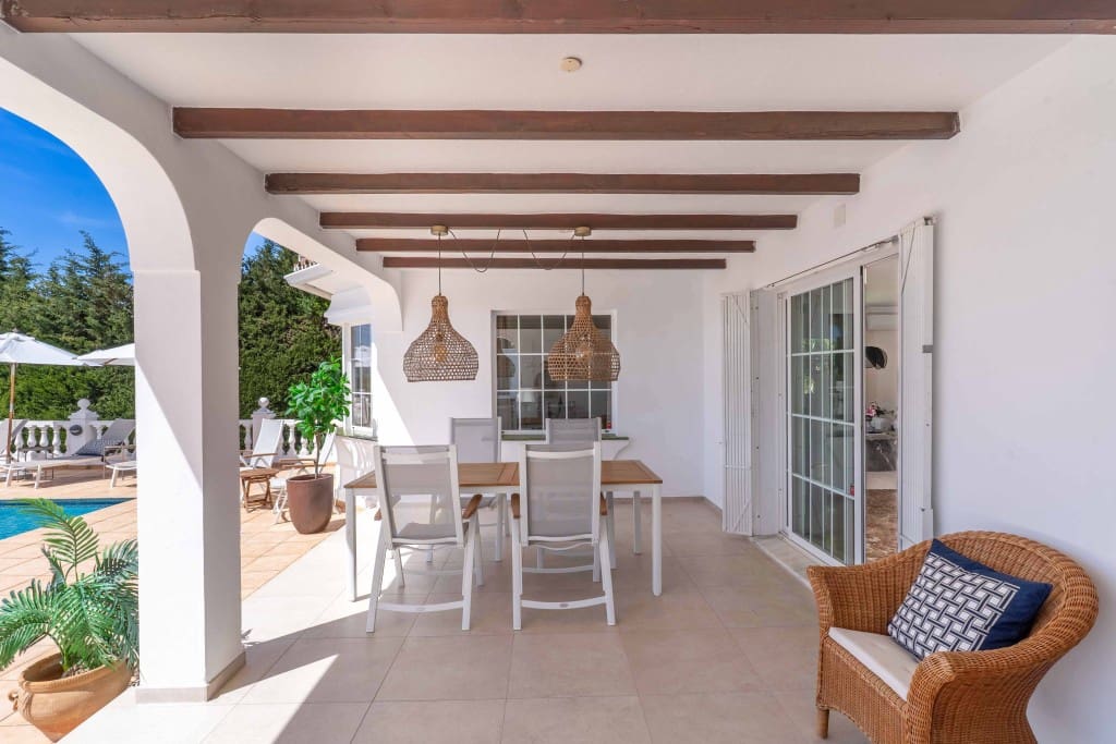 3 soveværelse Villa til salg i Mijas Costa med swimmingpool - € 1.095.000 (Ref: 9204388)