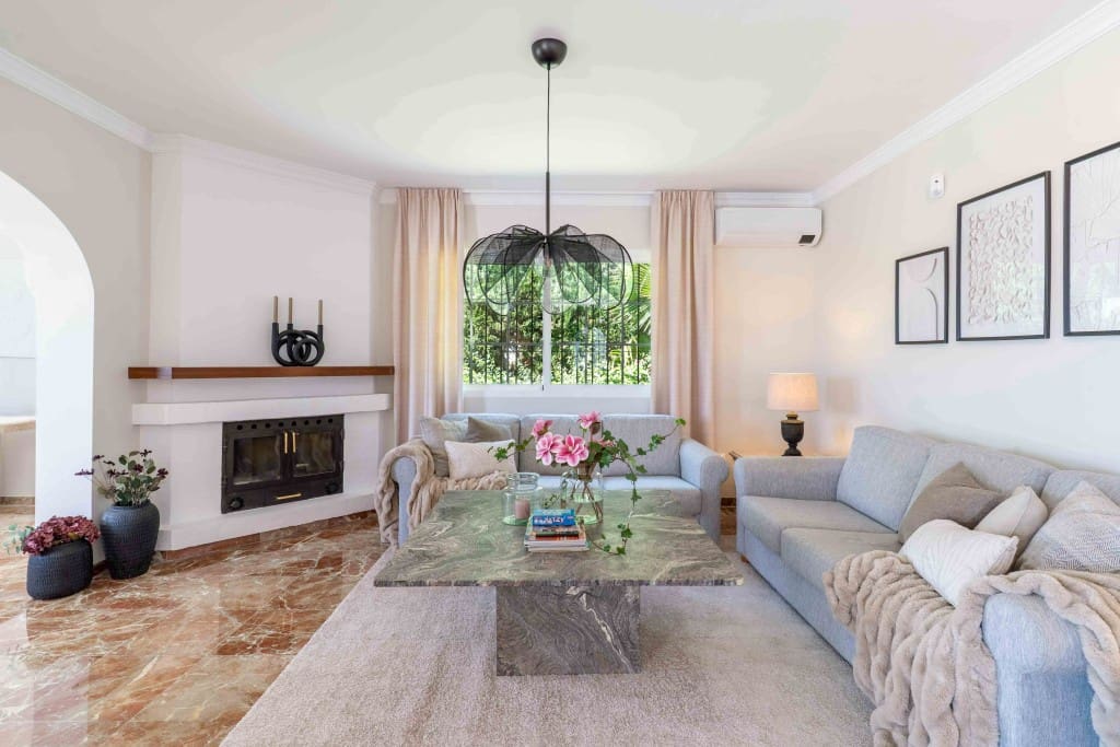 3 soveværelse Villa til salg i Mijas Costa med swimmingpool - € 1.095.000 (Ref: 9204388)