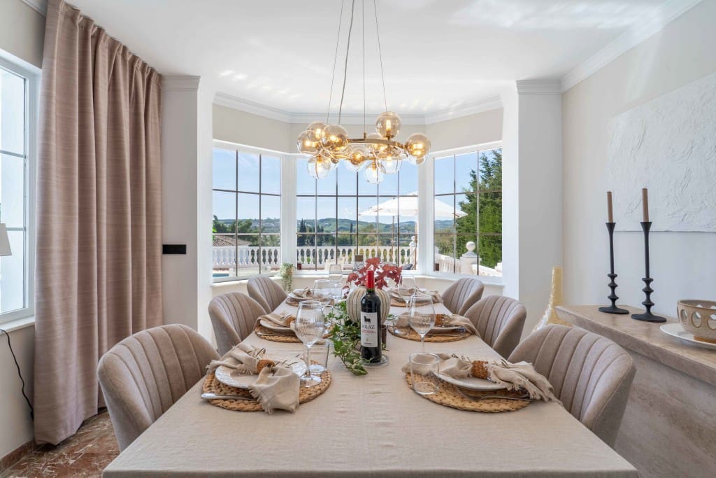 3 soveværelse Villa til salg i Mijas Costa med swimmingpool - € 1.095.000 (Ref: 9204388)