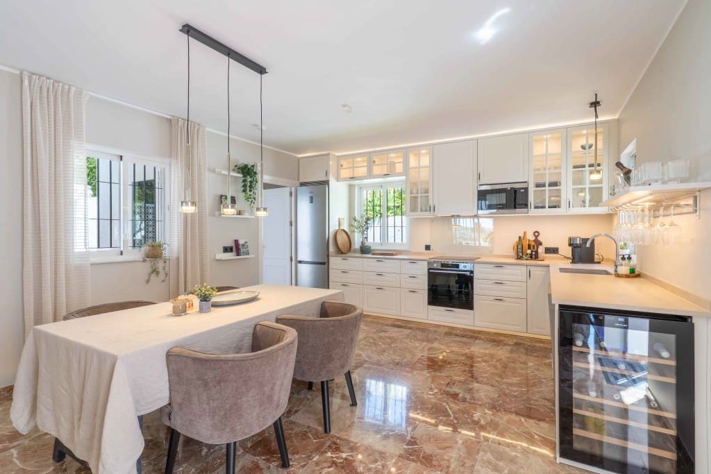 3 soveværelse Villa til salg i Mijas Costa med swimmingpool - € 1.095.000 (Ref: 9204388)