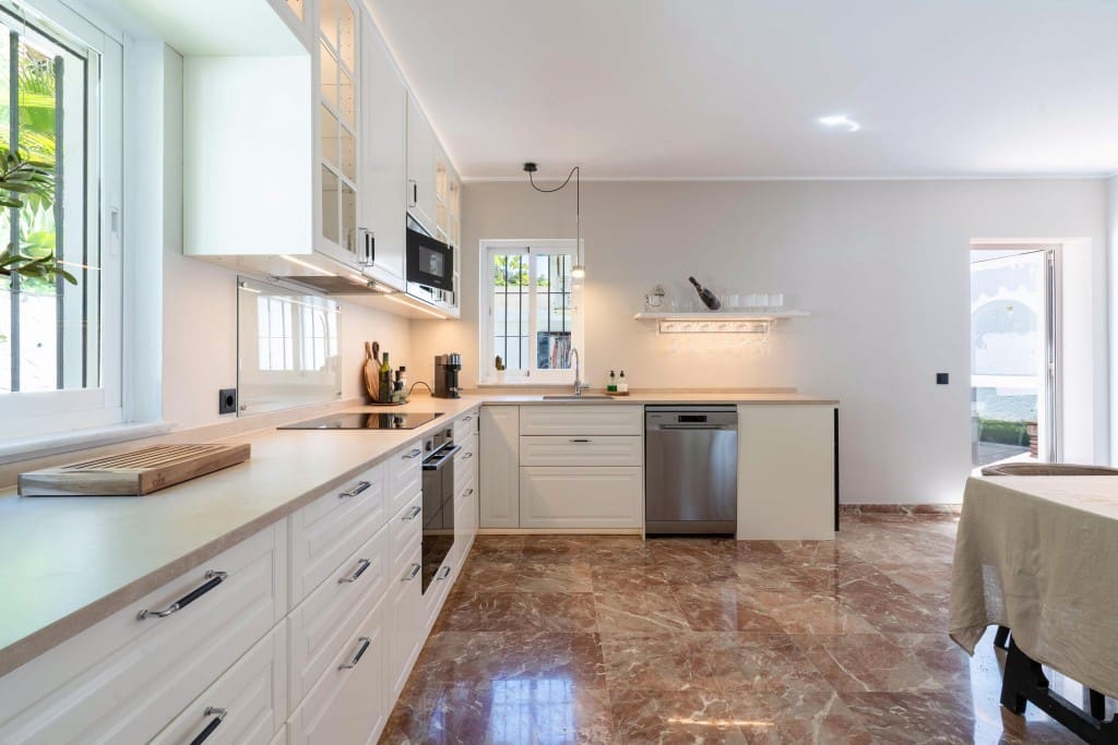 3 soveværelse Villa til salg i Mijas Costa med swimmingpool - € 1.095.000 (Ref: 9204388)