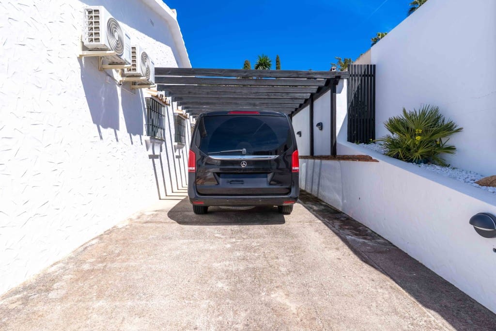 3 soveværelse Villa til salg i Mijas Costa med swimmingpool - € 1.095.000 (Ref: 9204388)