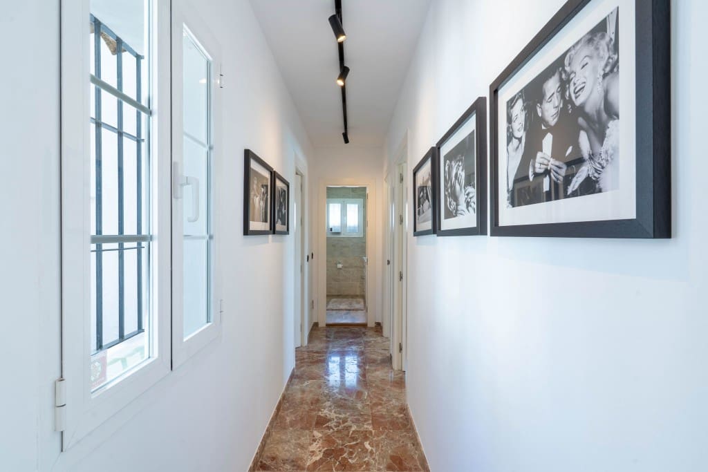 3 soveværelse Villa til salg i Mijas Costa med swimmingpool - € 1.095.000 (Ref: 9204388)