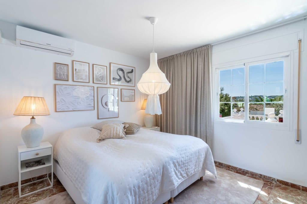 3 soveværelse Villa til salg i Mijas Costa med swimmingpool - € 1.095.000 (Ref: 9204388)