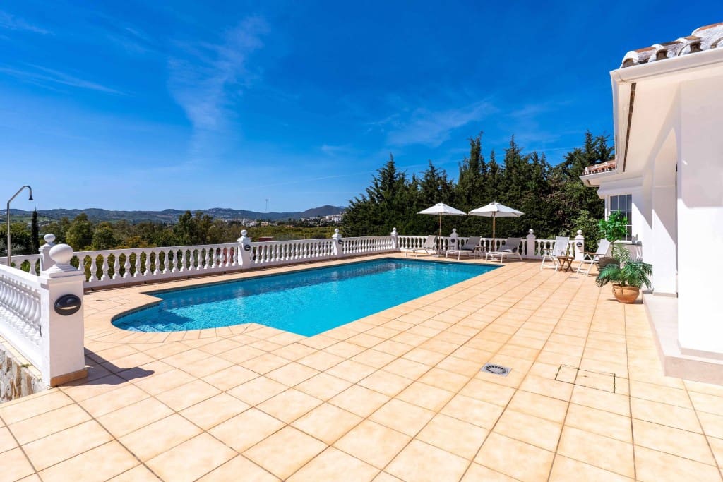 3 soveværelse Villa til salg i Mijas Costa med swimmingpool - € 1.095.000 (Ref: 9204388)