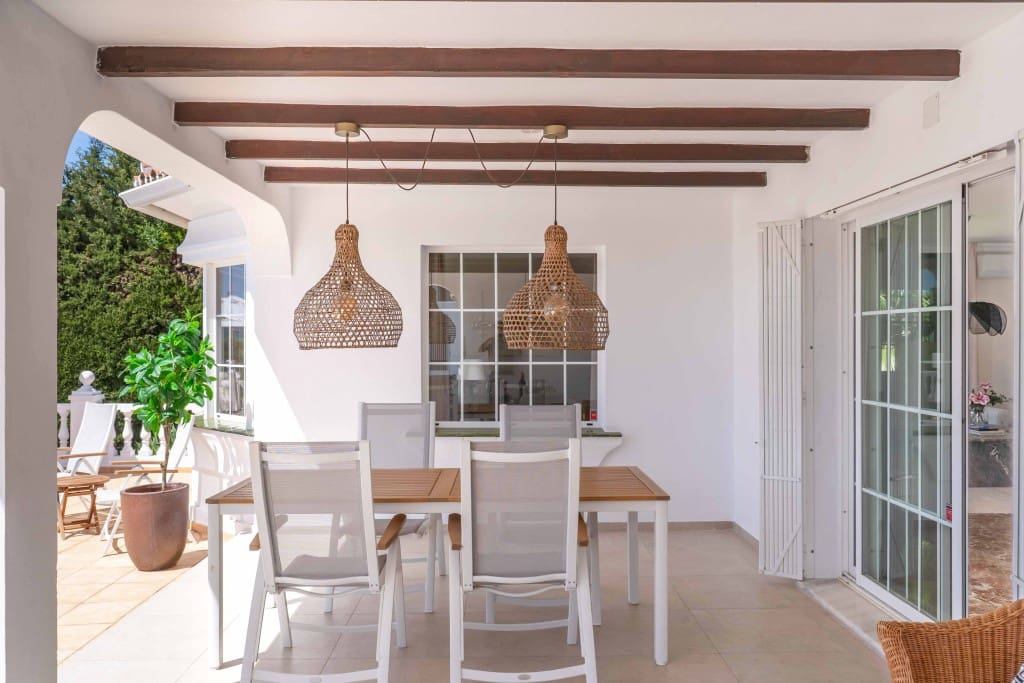 3 soveværelse Villa til salg i Mijas Costa med swimmingpool - € 1.095.000 (Ref: 9204388)