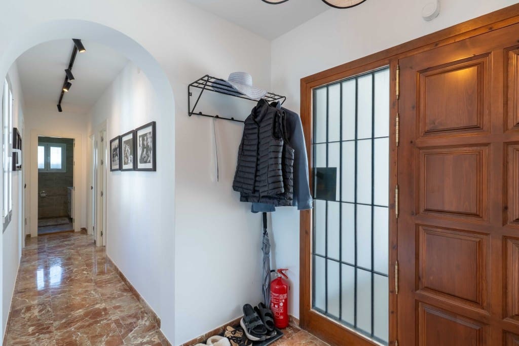 3 soveværelse Villa til salg i Mijas Costa med swimmingpool - € 1.095.000 (Ref: 9204388)