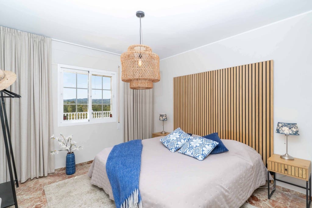 3 soveværelse Villa til salg i Mijas Costa med swimmingpool - € 1.095.000 (Ref: 9204388)