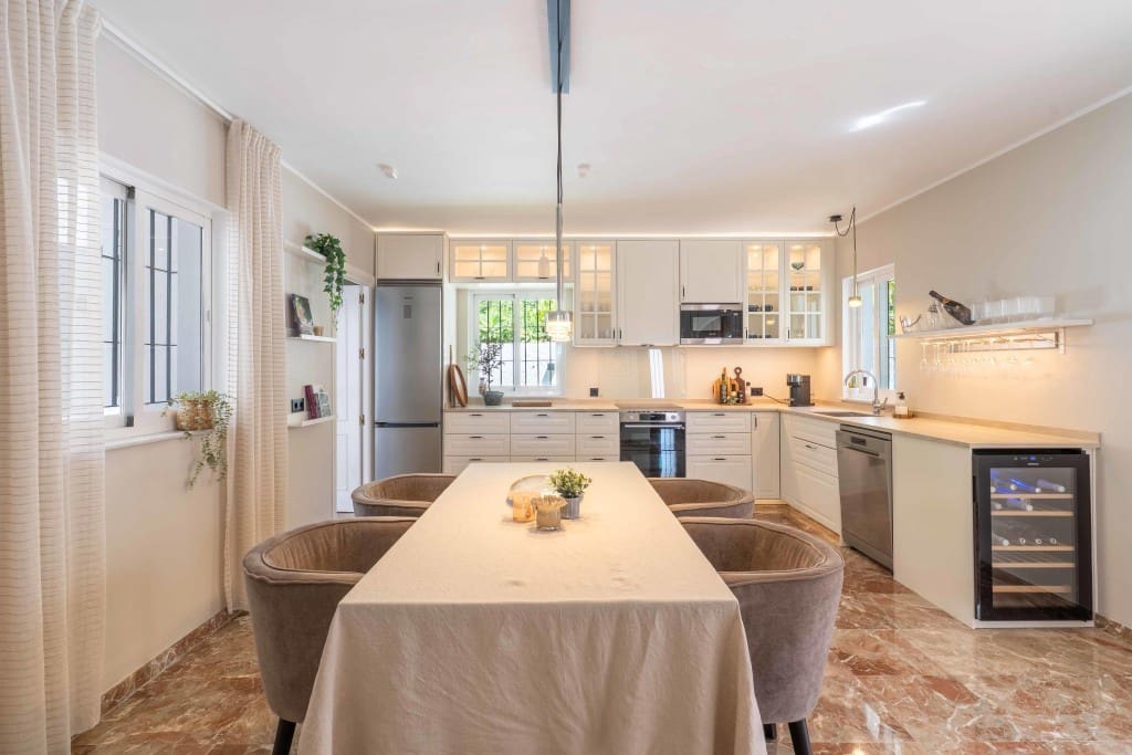 3 soveværelse Villa til salg i Mijas Costa med swimmingpool - € 1.095.000 (Ref: 9204388)