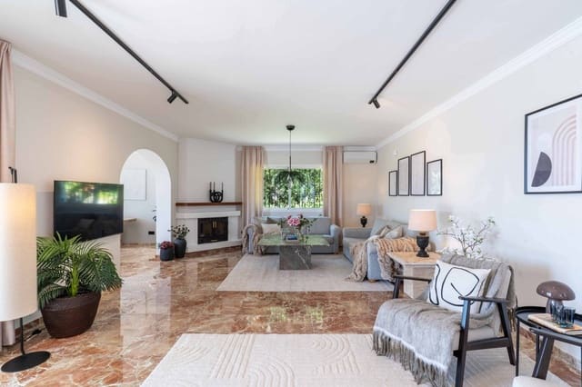 3 soveværelse Villa til salg i Mijas Costa, Mijas med swimmingpool - € 1.095.000 (Ref: 9204388)