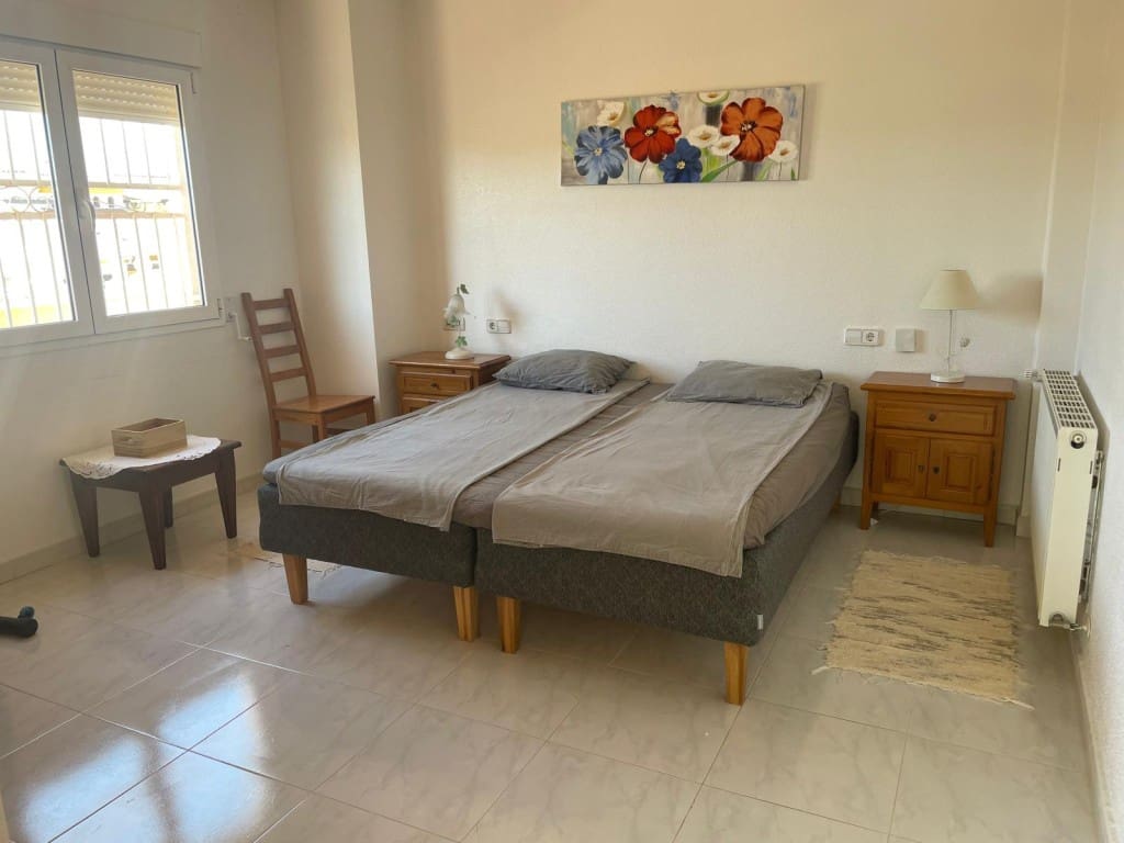 4 sovrum Villa till salu i La Zenia med pool - 570 000 € (Ref: 9208221)