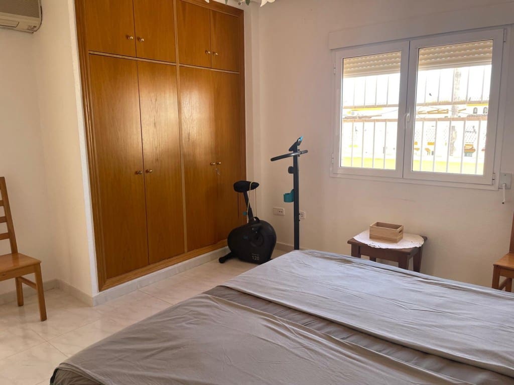 4 sovrum Villa till salu i La Zenia med pool - 570 000 € (Ref: 9208221)