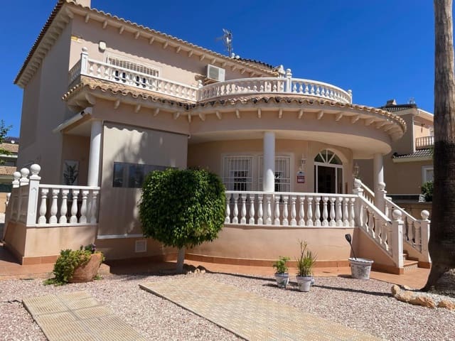 4 soveværelse Villa til salg i La Zenia, Orihuela med swimmingpool - € 570.000 (Ref: 9208221)