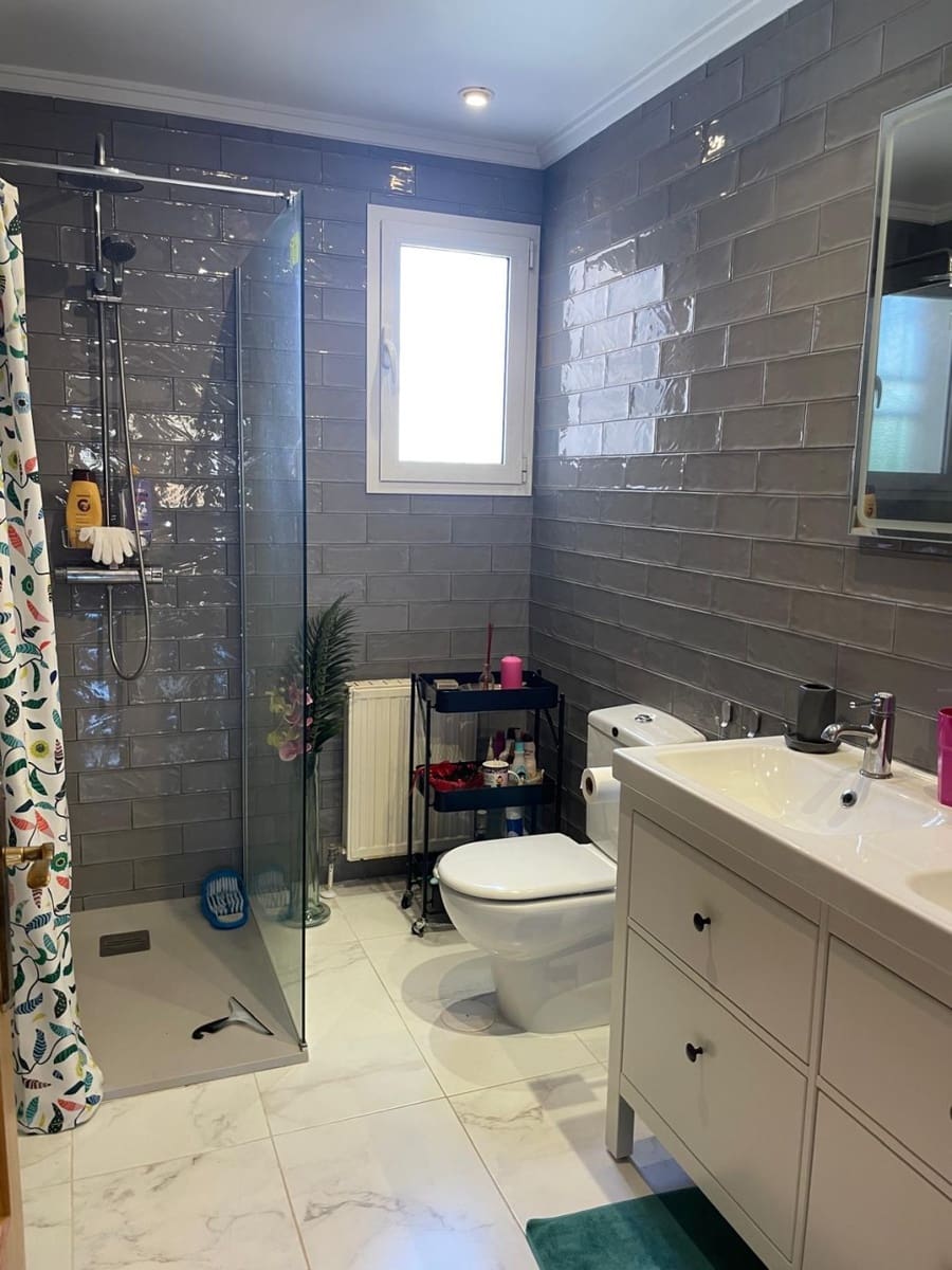 4 sovrum Villa till salu i La Zenia med pool - 570 000 € (Ref: 9208221)