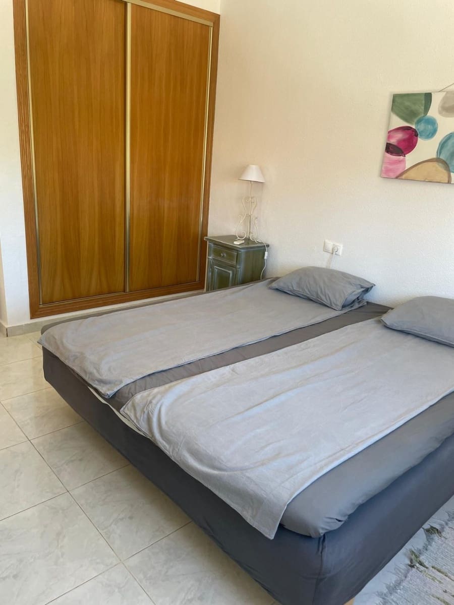 4 sovrum Villa till salu i La Zenia med pool - 570 000 € (Ref: 9208221)