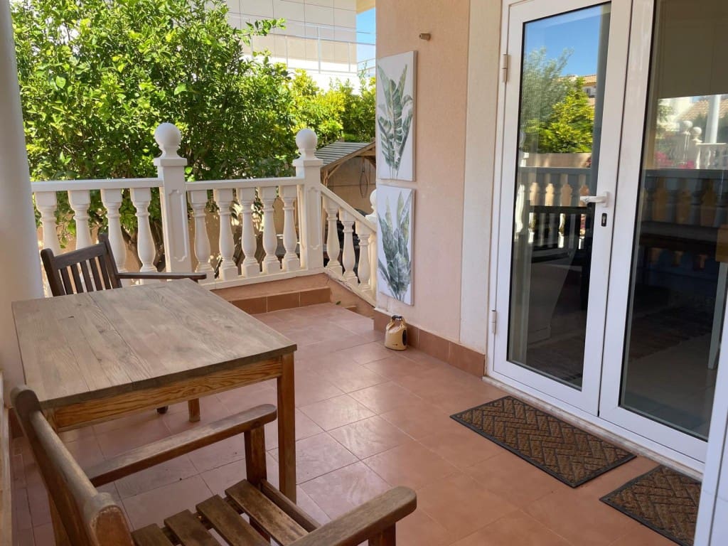 4 sovrum Villa till salu i La Zenia med pool - 570 000 € (Ref: 9208221)