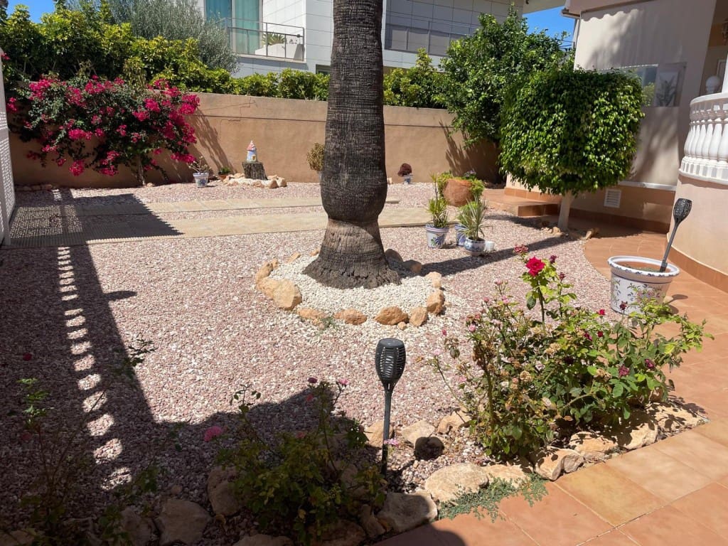 4 sovrum Villa till salu i La Zenia med pool - 570 000 € (Ref: 9208221)