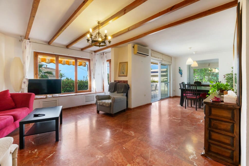 6 sovrum Villa till salu i Alicante stad - 590 000 € (Ref: 9208226)