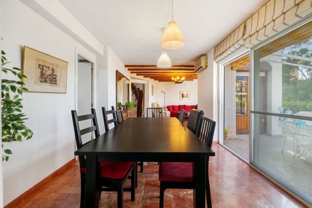 6 sovrum Villa till salu i Alicante stad - 590 000 € (Ref: 9208226)