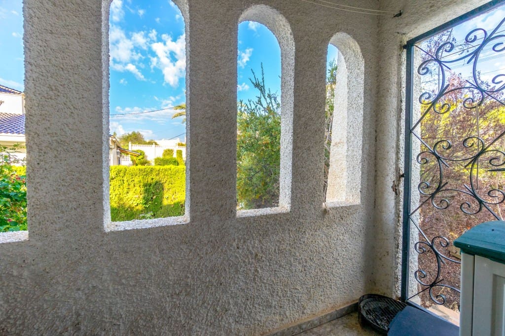 6 sovrum Villa till salu i Alicante stad - 590 000 € (Ref: 9208226)