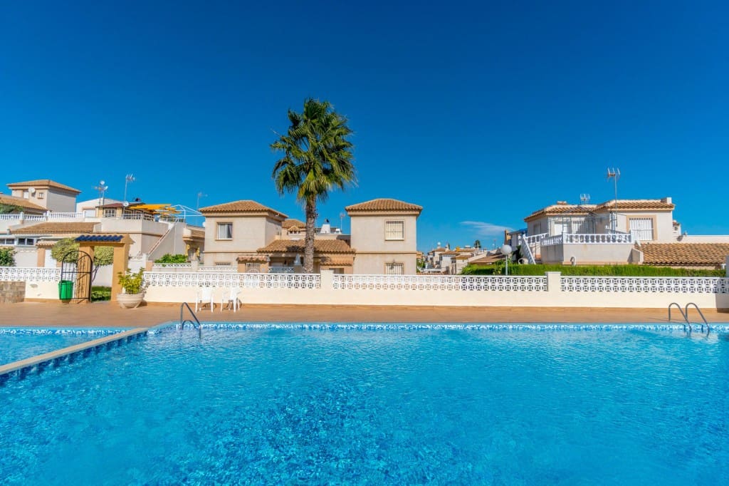 2 soveværelse Byhus til salg i Los Altos med swimmingpool - € 159.900 (Ref: 9219837)