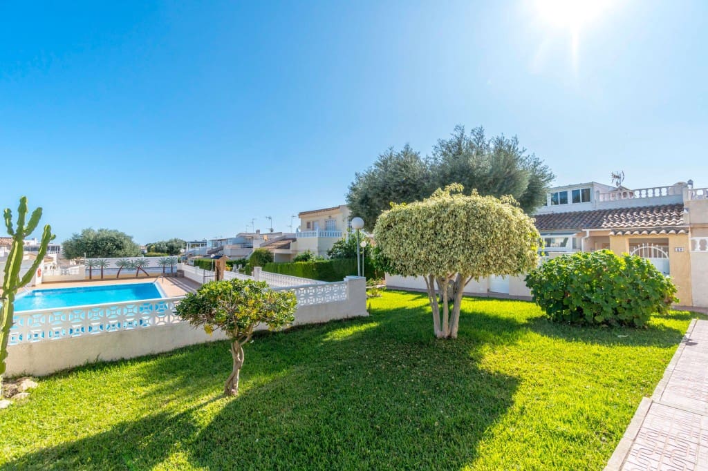 2 soveværelse Byhus til salg i Los Altos med swimmingpool - € 159.900 (Ref: 9219837)