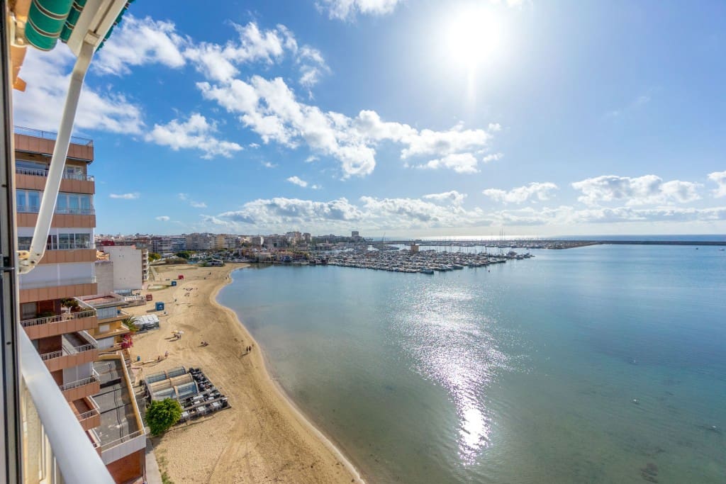 3 sovrum Lägenhet till salu i Torrevieja med garage - 275 000 € (Ref: 9228446)