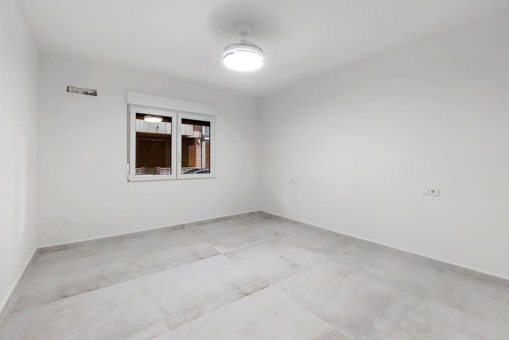 3 sovrum Lägenhet till salu i Torrevieja med garage - 275 000 € (Ref: 9228446)