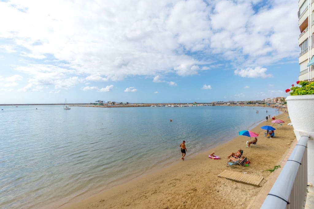 3 sovrum Lägenhet till salu i Torrevieja med garage - 275 000 € (Ref: 9228446)