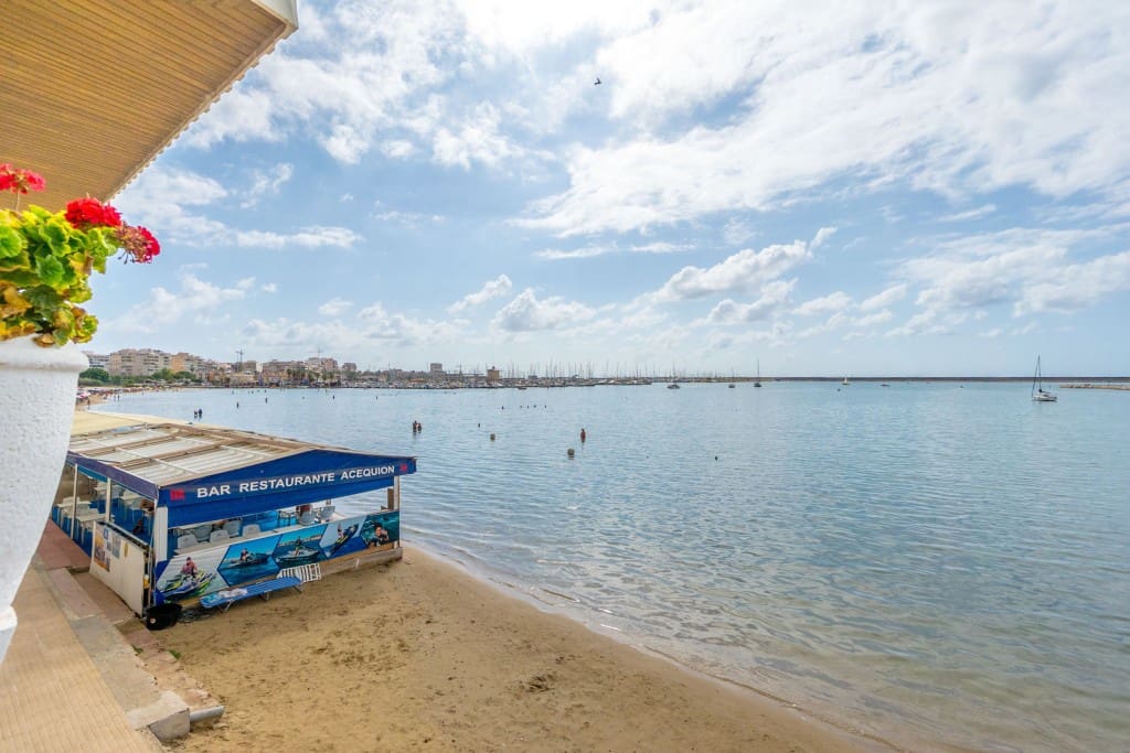 3 sovrum Lägenhet till salu i Torrevieja med garage - 275 000 € (Ref: 9228446)