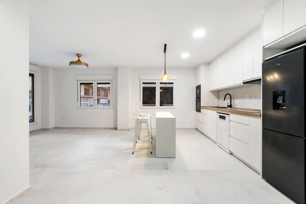 3 sovrum Lägenhet till salu i Torrevieja med garage - 275 000 € (Ref: 9228446)