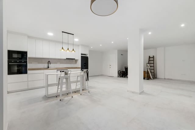 3 bedroom Apartment for sale in Playa del Acequión, Torrevieja with garage - € 275,000 (Ref: 9228446)