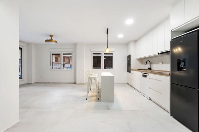 3 bedroom Apartment for sale in Playa del Acequión, Torrevieja with garage - € 275,000 (Ref: 9228446)