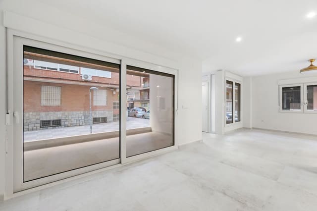 3 bedroom Apartment for sale in Playa del Acequión, Torrevieja with garage - € 275,000 (Ref: 9228446)