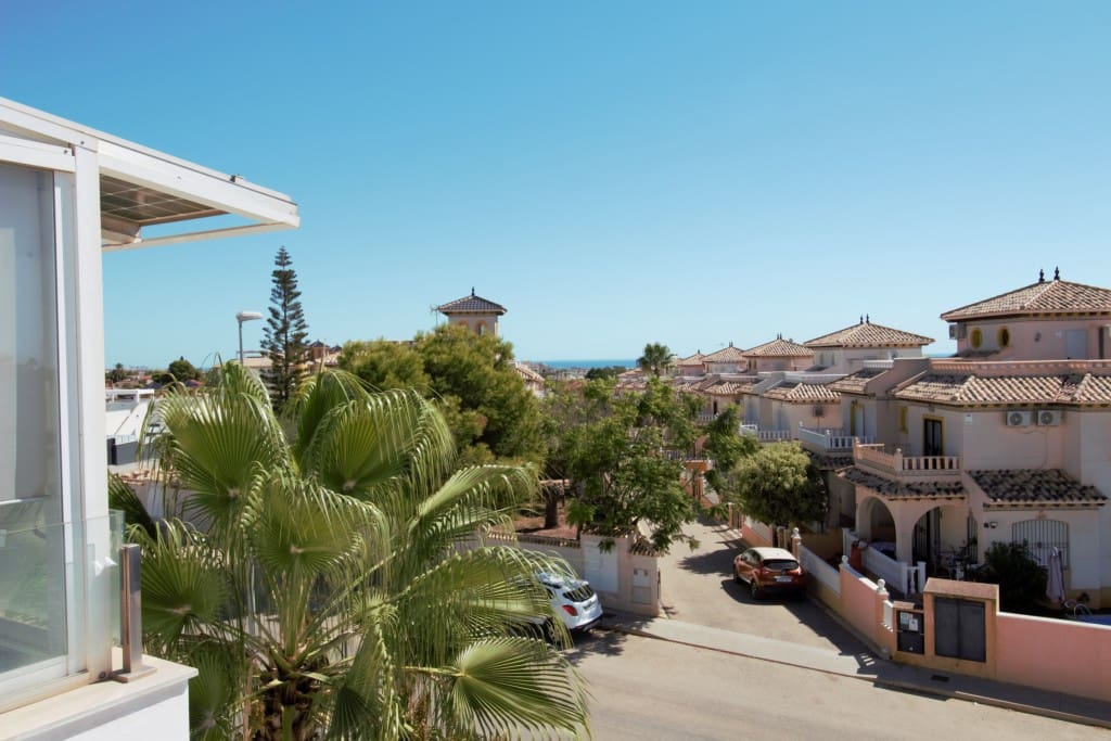 3 soverom Villa til salgs i Orihuela Costa med svømmebasseng - € 419 500 (Ref: 9228450)