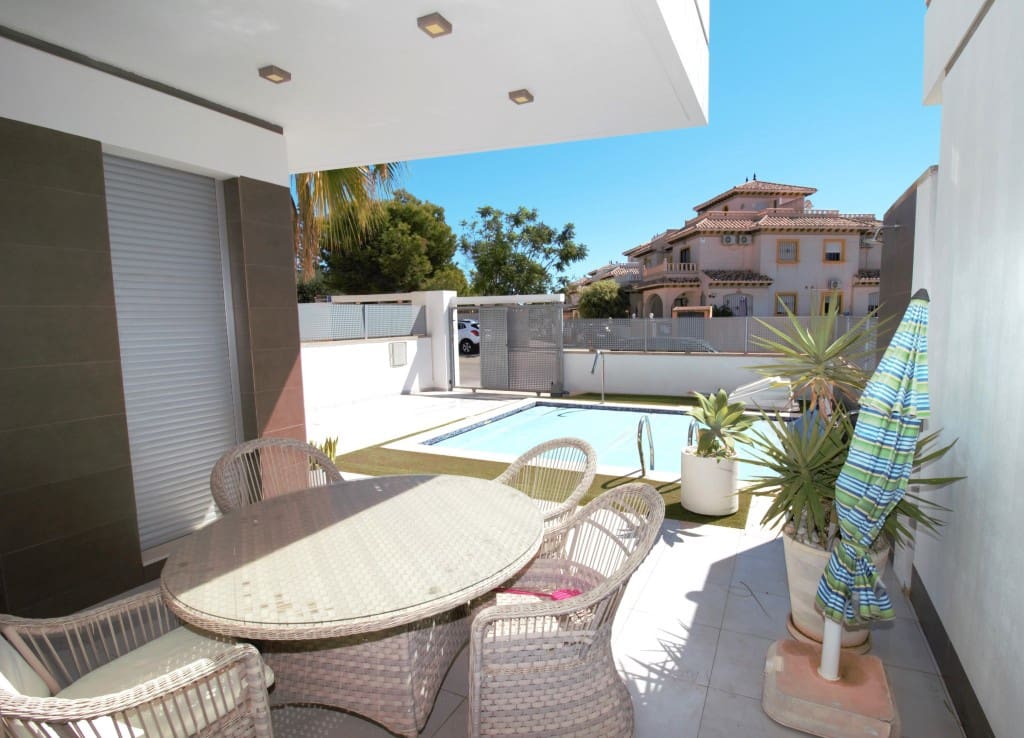 3 soverom Villa til salgs i Orihuela Costa med svømmebasseng - € 419 500 (Ref: 9228450)
