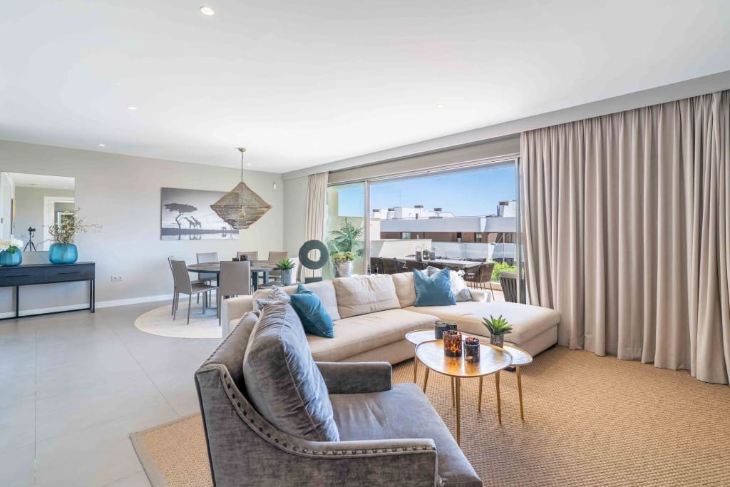 4 Zimmer Penthouse zu verkaufen in Estepona mit Pool - 1.190.000 € (Ref: 9232500)