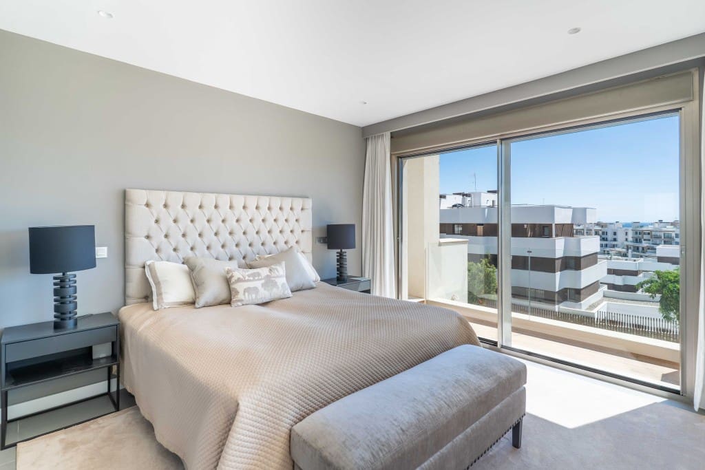 4 Zimmer Penthouse zu verkaufen in Estepona mit Pool - 1.190.000 € (Ref: 9232500)