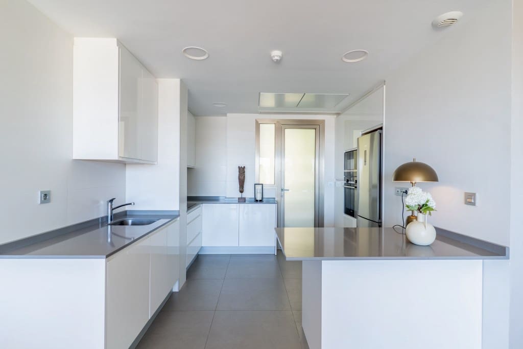 4 Zimmer Penthouse zu verkaufen in Estepona mit Pool - 1.190.000 € (Ref: 9232500)