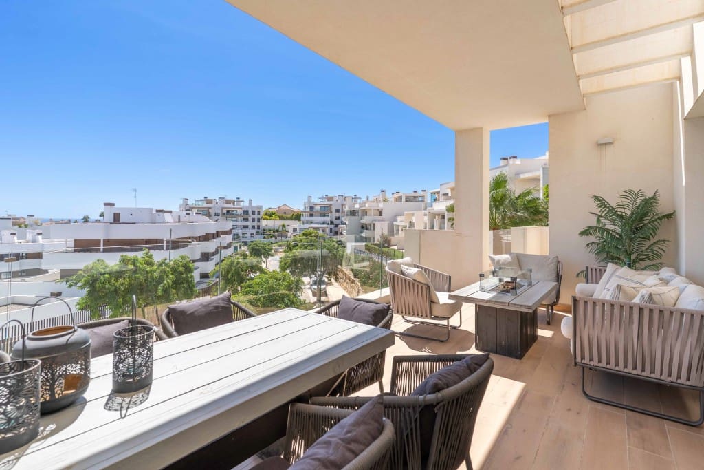 4 Zimmer Penthouse zu verkaufen in Estepona mit Pool - 1.190.000 € (Ref: 9232500)